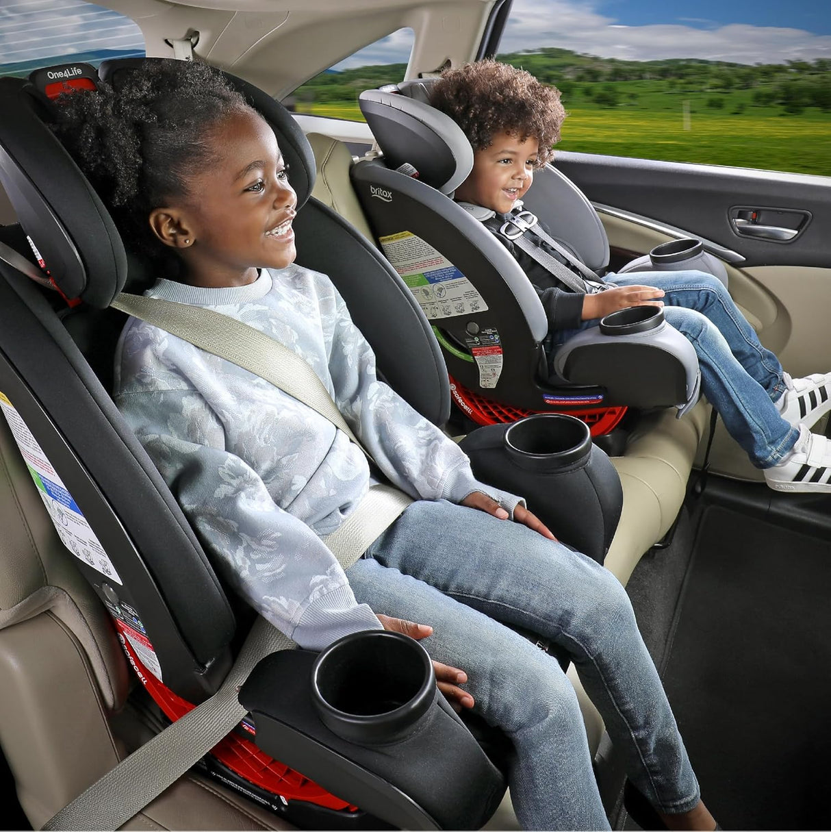 Silla convertible para automóvil orientado hacia adelante