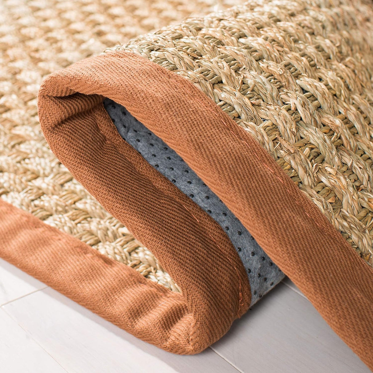 Alfombra de fibra natural SAFAVIEH, diseño cesto, modelo NF114B