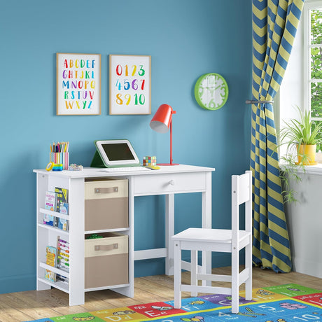 Escritorio y silla para niños con estantes y cubículos