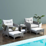 Pamapic Juego de 5 sillas de mimbre para patio al aire libre con otomana. Juego de muebles de conversación exterior con cojines y café para balcón, porche, césped, mesa de jardín (cojín gris + ratán gris claro)