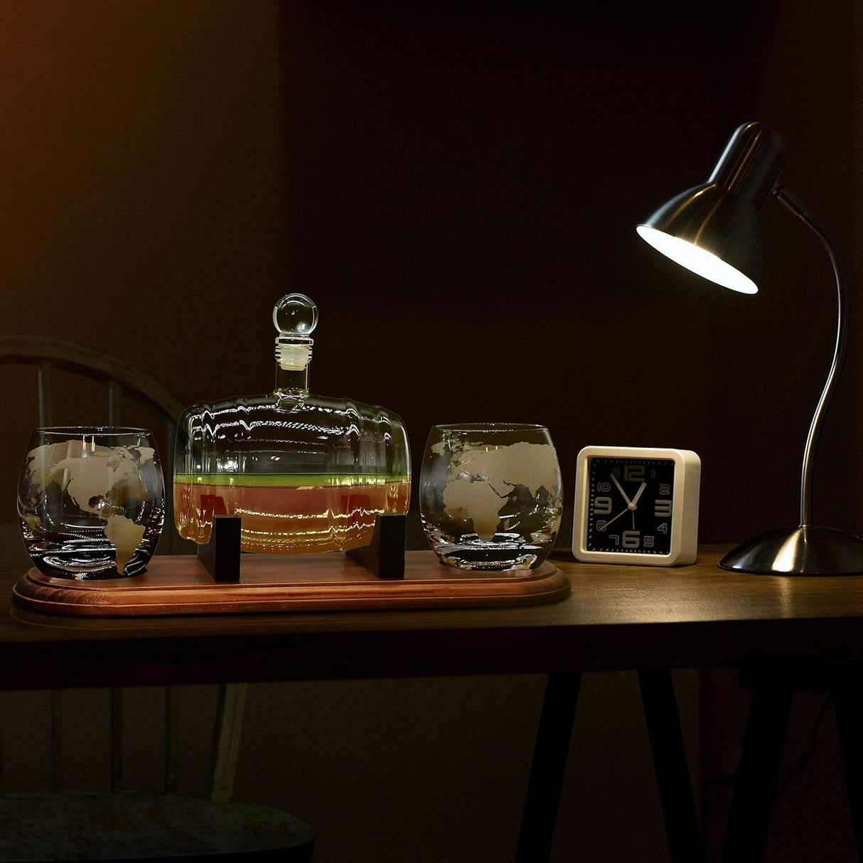 Decantador de whisky de vidrio NutriChef 750ml set con vasos NCGDS19