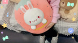 Peluche con diseño de conejo