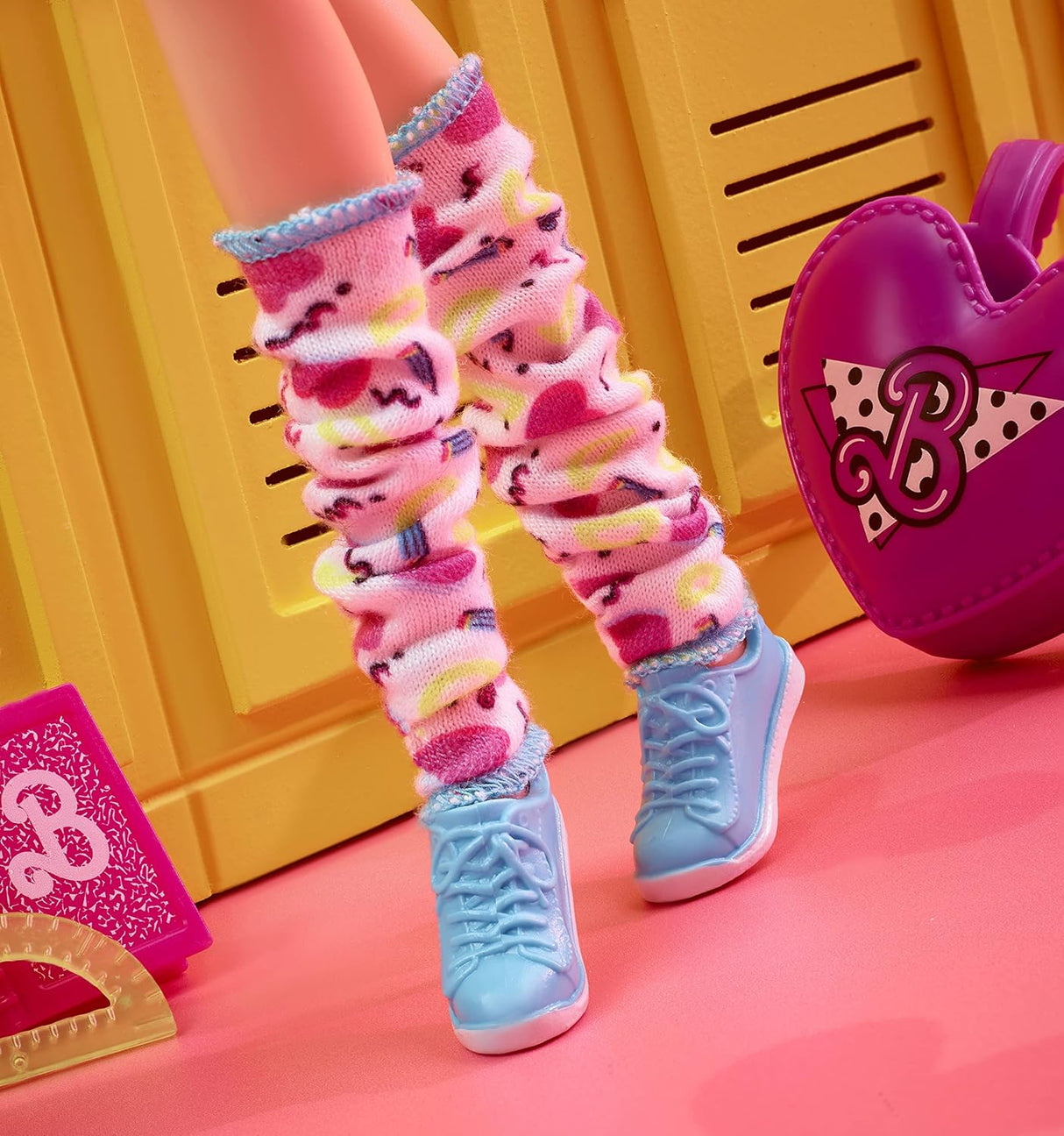 Barbie Rewind Muñeca, Edición '80s, Outfit Escolar Varsity