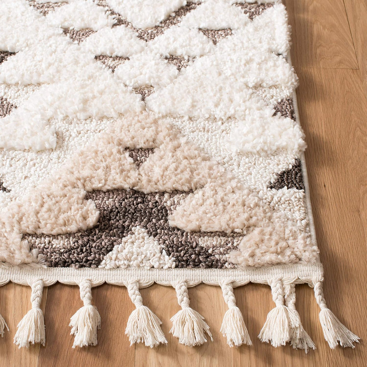 Alfombra Shag Tassel Safavieh, Diseño Boho, 2 Grosor, MTS688A