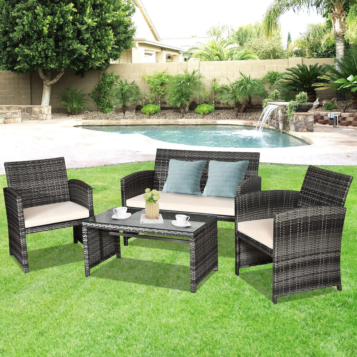 Goplus Juego de muebles de ratán de 4 piezas, sofá de conversación de mimbre para exteriores con cojines resistentes a la intemperie y mesa de vidrio templado para césped, patio, piscina, jardín (beige)
