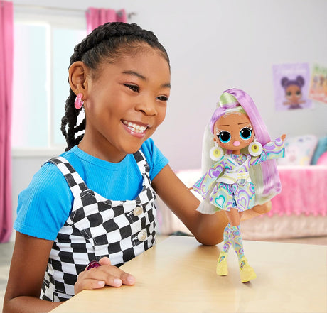 Muñeca de moda con cabello que cambia de color y sorpresas