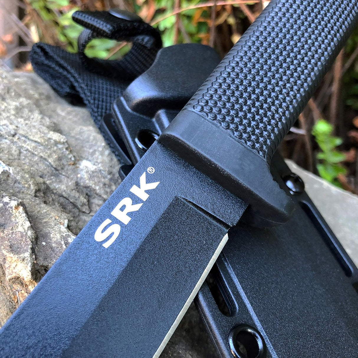 Cuchillo de hoja fija con funda segura
