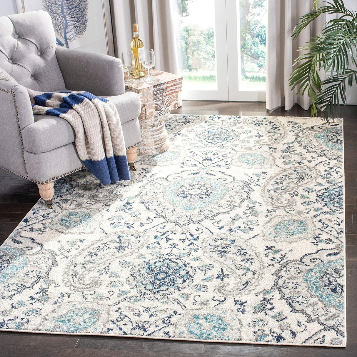 Alfombra Boho Chic SAFAVIEH Madison, Diseño Paisley, MAD600C