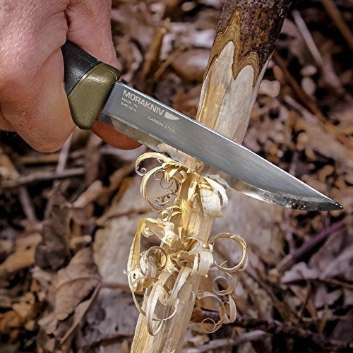 Cuchillo resistente con hoja de acero