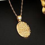 Collar Con Colgante Ovalado Islámico En Oro De 24k