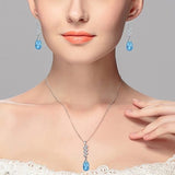 conjunto de pendientes hechos con cristales