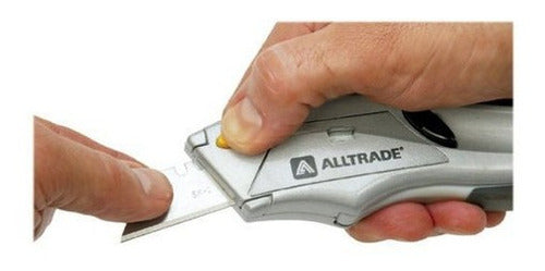 Cuchillo utilitario de carga automática